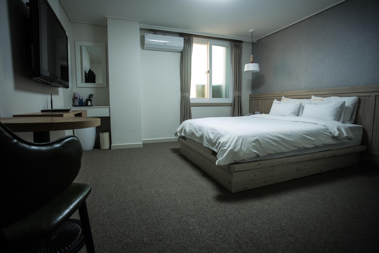 Gallery Tourist Hotel Чхонджу Екстер'єр фото