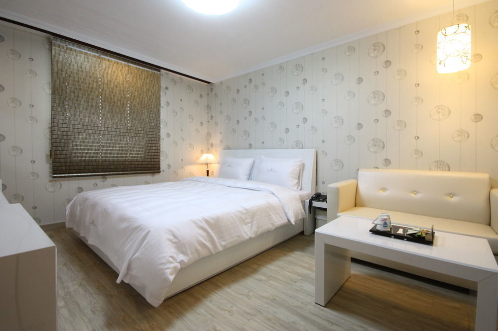 Gallery Tourist Hotel Чхонджу Екстер'єр фото