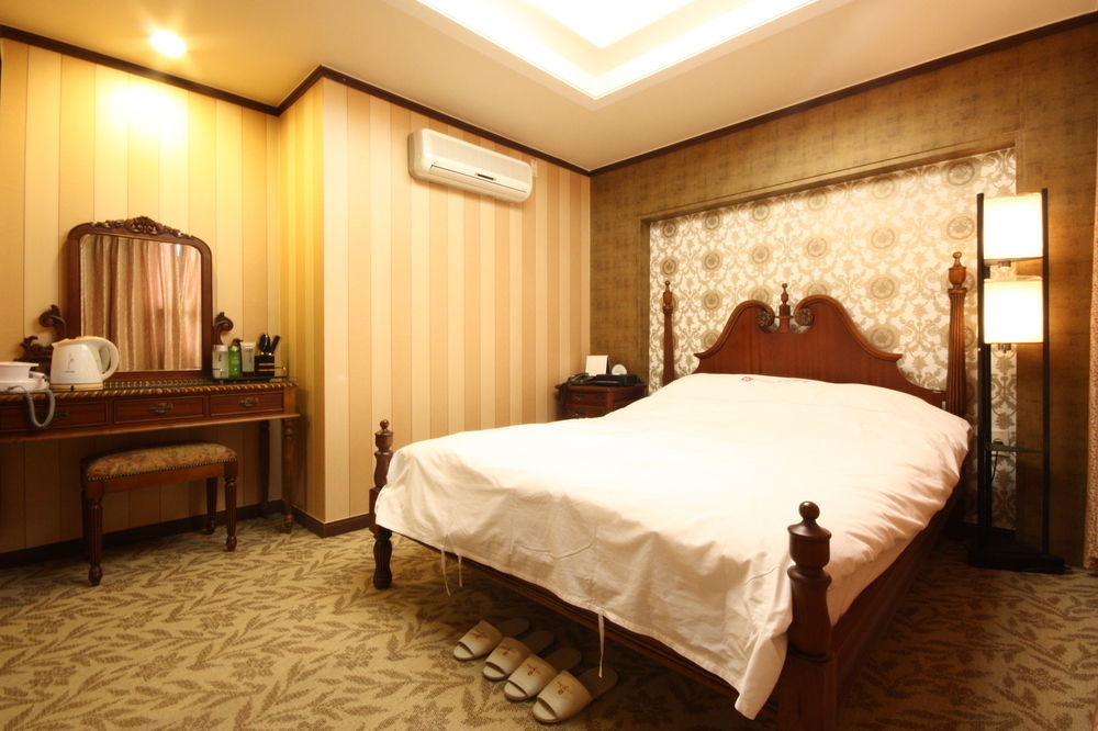 Gallery Tourist Hotel Чхонджу Екстер'єр фото